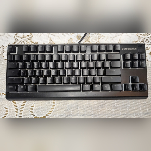 SteelSeries Apex 3 TKL Gaming Keyboard - RGB Backlit - Picture 1 of 10